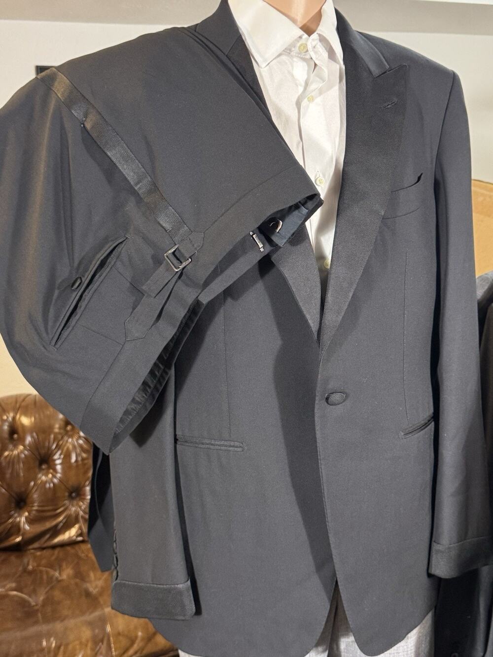 Tom Ford O'Connor Grossgrain Black Peak Lapel Tuxedo 2Pc 52 42R 38x33 Trousers